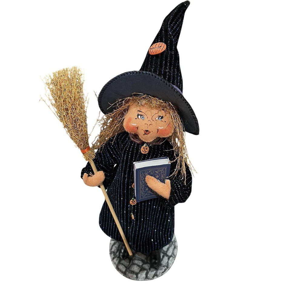 Annalee 2007 Bewilda Witch 10" Halloween Doll Broom & Book Pumpkin Spells